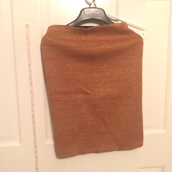 Golden shimmering skirt - Picture 1 of 3